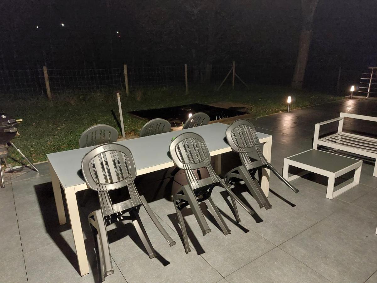 Le Reposoir Maison Spacieuse Avec Feu Au Bois Bertogne Exterior foto