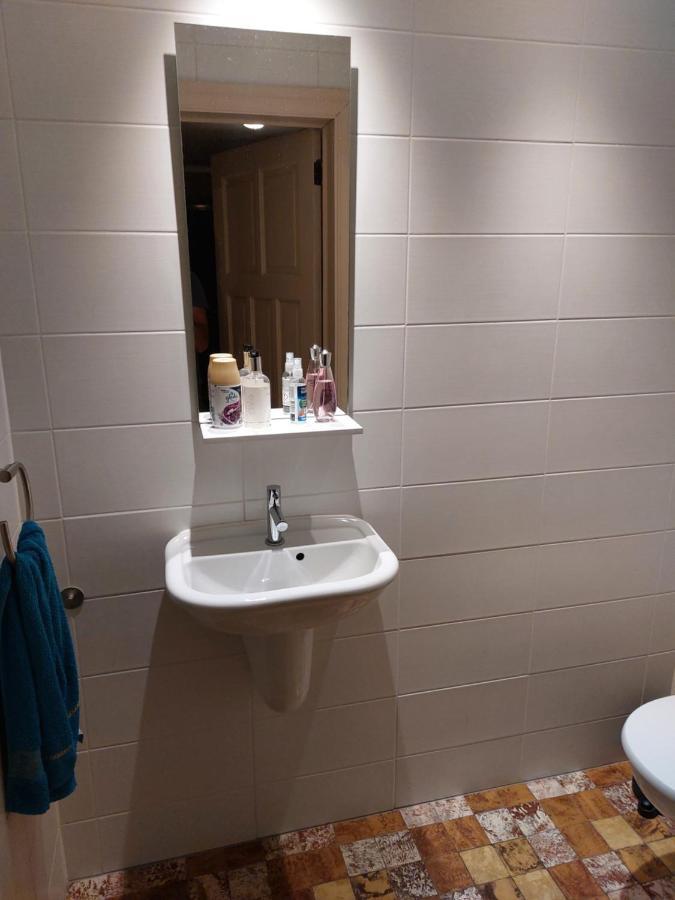 Le Reposoir Maison Spacieuse Avec Feu Au Bois Bertogne Exterior foto
