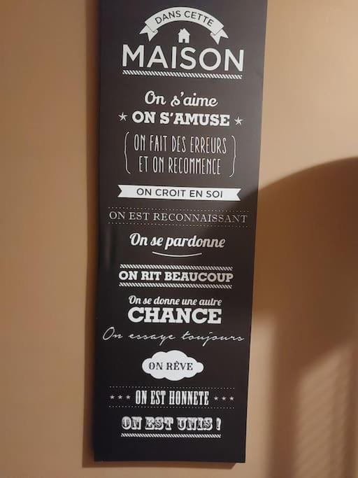 Le Reposoir Maison Spacieuse Avec Feu Au Bois Bertogne Exterior foto