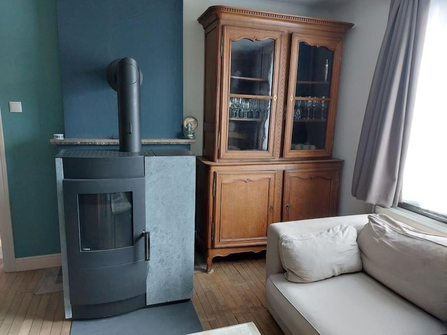Le Reposoir Maison Spacieuse Avec Feu Au Bois Bertogne Exterior foto